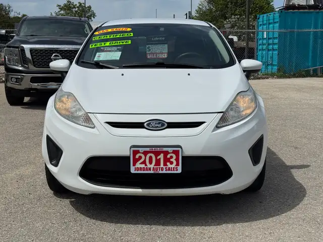2013 Ford Fiesta SE - Photo 2