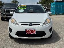 2013 Ford Fiesta SE - Photo 2