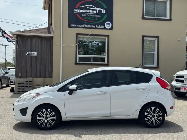 2013 Ford Fiesta SE - Photo 4