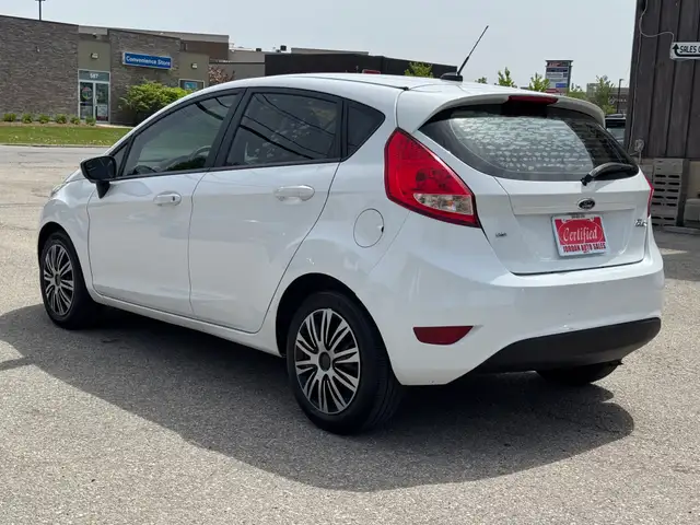 2013 Ford Fiesta SE - Photo 5