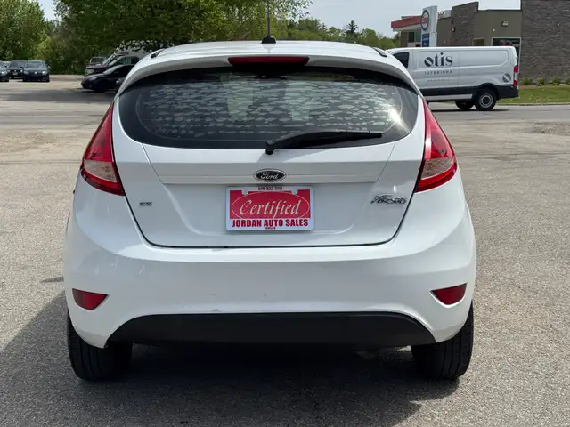 2013 Ford Fiesta SE - Photo 6