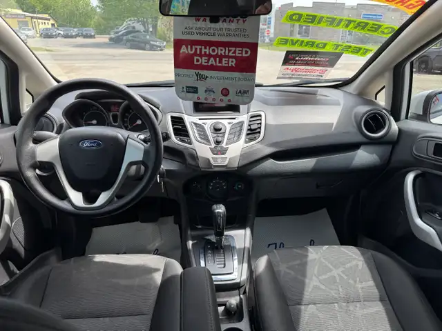 2013 Ford Fiesta SE - Photo 16