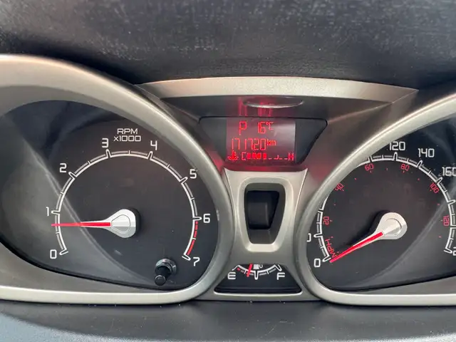 2013 Ford Fiesta SE - Photo 19