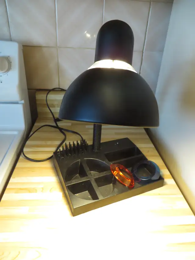 LAMPE DE BUREAU CATALINA ANNEAUX COULEUR FONCT TB - Photo 3