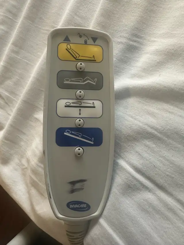 Eletric 6 way medical bed - Photo 3