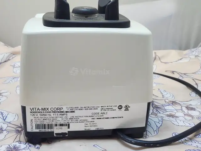Vitamix VM103 Blender with 32 oz. Pitcher (#6098) - Photo 6