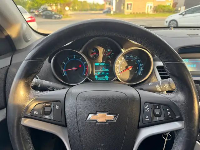 2013 Chevrolet Cruze LT Turbo - Photo 17