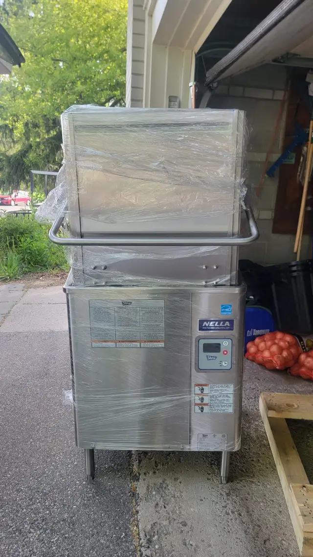 BRAND NEW Hobart Stero SD3-2 Commercial High Temp Dishwasher