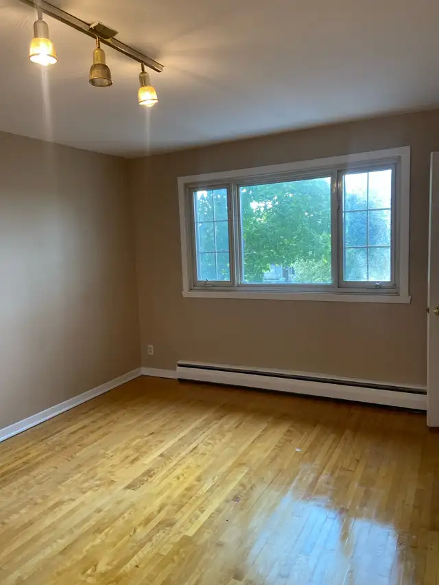 Large 5 1/2 for rent St-Leonard - Photo 3