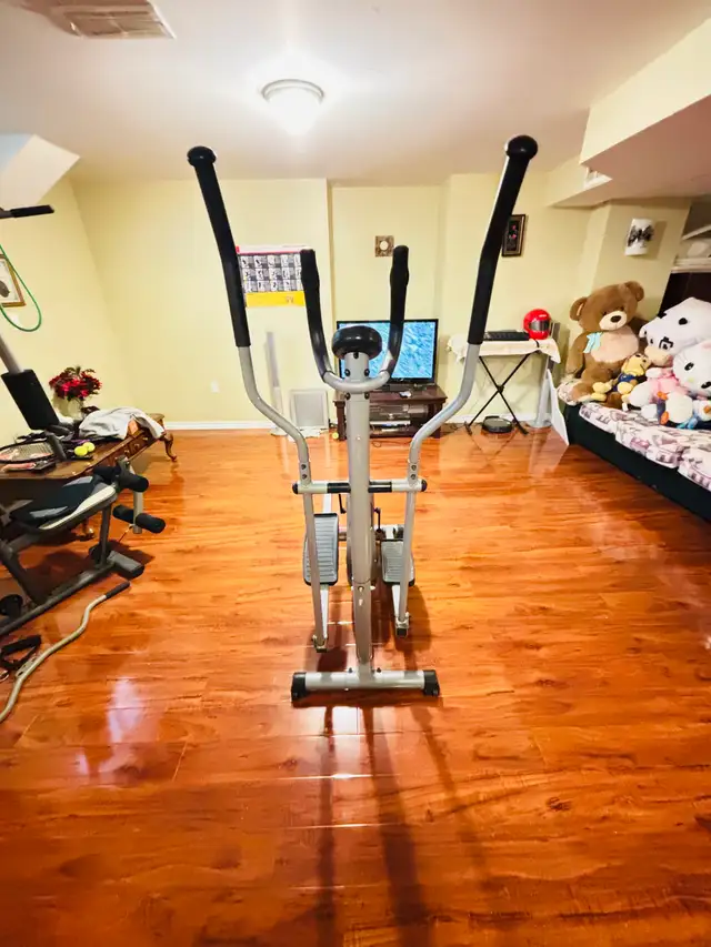 Fitness club Elliptical trainer F200 running exercise machine - Photo 2