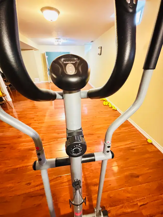 Fitness club Elliptical trainer F200 running exercise machine - Photo 4