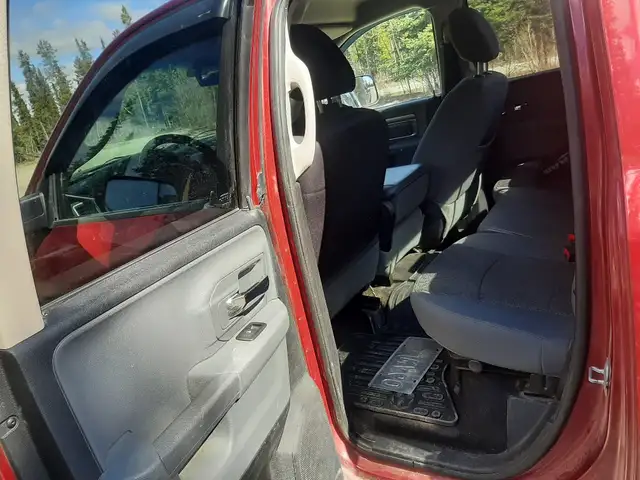 2015 DODGE RAM 1500 EXCAB SHORT BOX 4X4 TRADES OR CASH - Photo 6