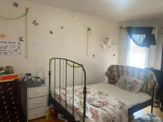 Private room for rent -  Mississauga - Parking available-July 1s - Photo 2
