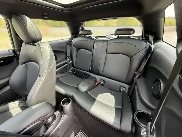 2023 MINI 3 Door Cooper S Automatic Certified Financing! - Photo 14