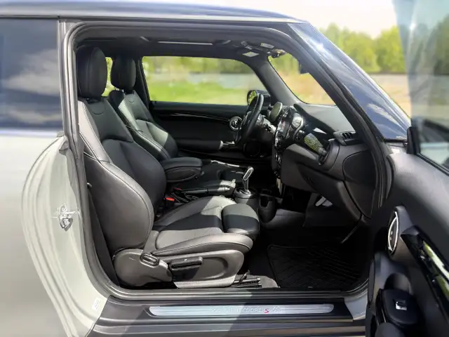 2023 MINI 3 Door Cooper S Automatic Certified Financing! - Photo 17