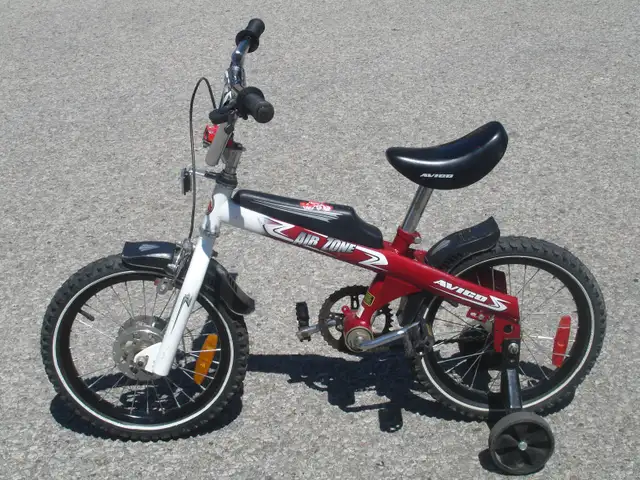 OUTGROWN BOY'S 16' AVIGO AIR ZONE MOTOCROSS   TRAINING WHEELS! - Photo 3