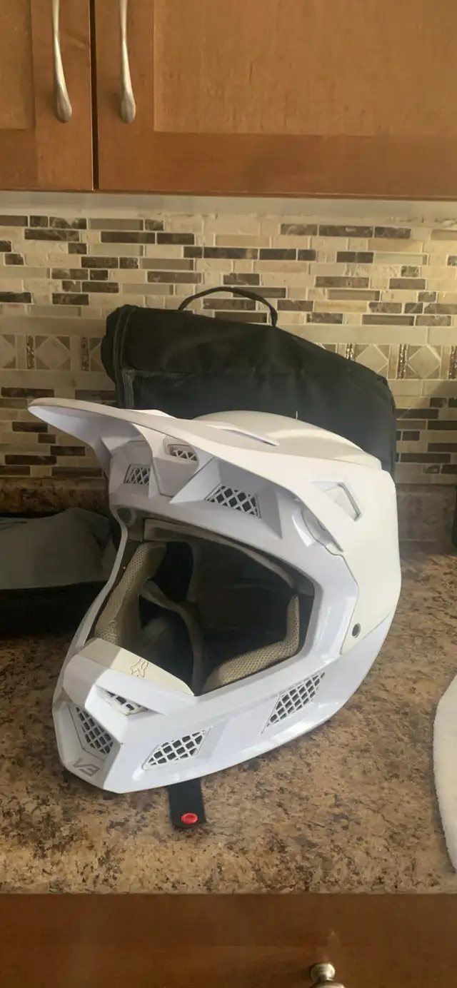 Kx250f 2007. fox dirtbike helmet and goggles