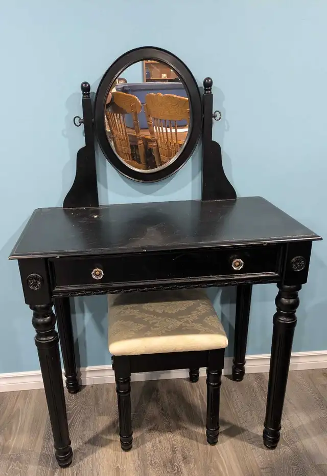 Make up Table with mirror