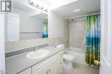 Beautiful one room in three room unit - Photo 5