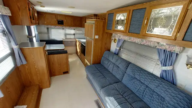 1996 Mallard 5th Wheel - Photo 2