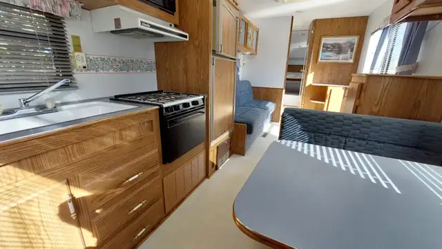 1996 Mallard 5th Wheel - Photo 3