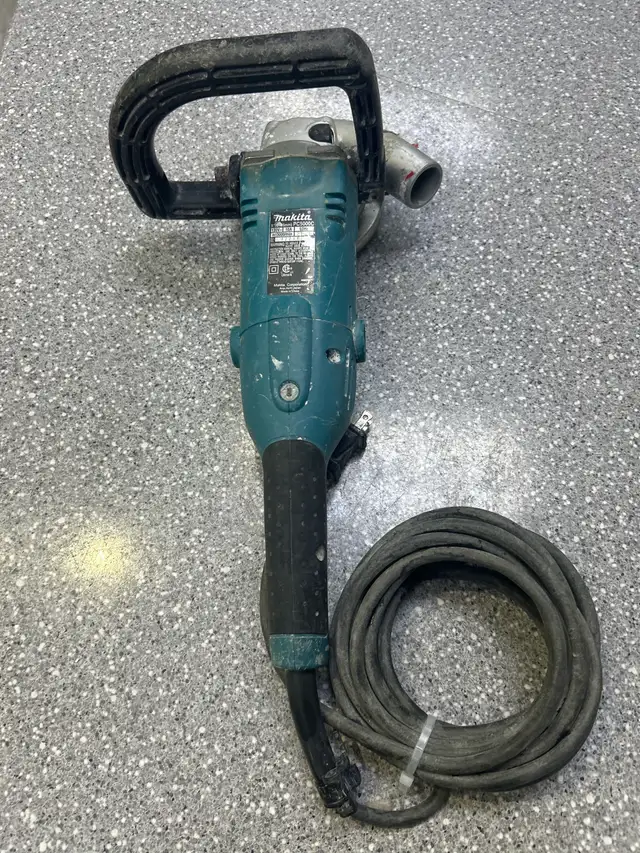 Makita PC5000C 5" Concrete Grinder