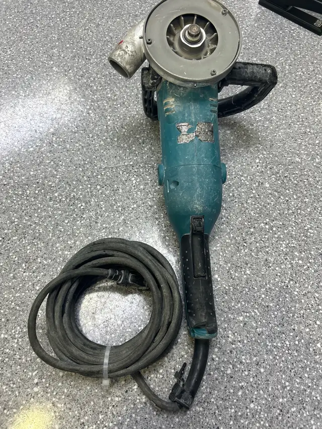 Makita PC5000C 5" Concrete Grinder - Photo 3