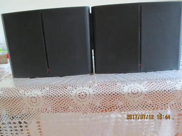 Haut-parleurs Yamaha modèle YST-SF99 . - Photo 2