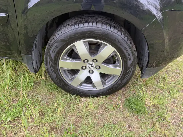 2 owner 2015 Honda Pilot Touring - Photo 5