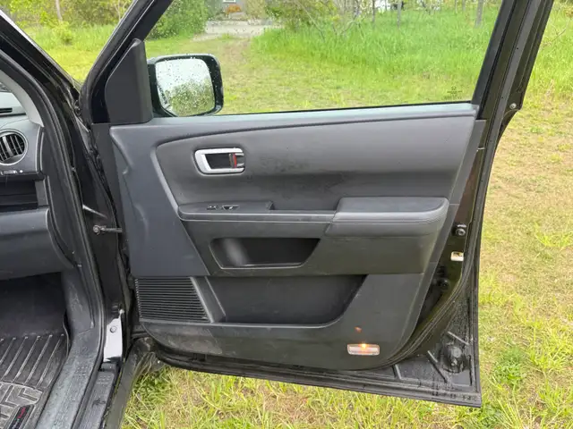 2 owner 2015 Honda Pilot Touring - Photo 8