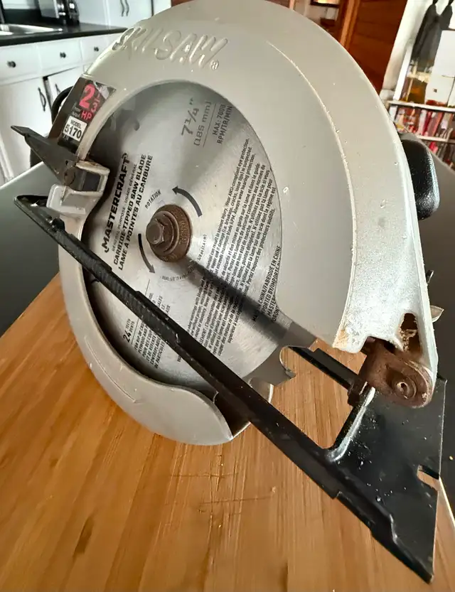 Skilsaw  7 1/4 Inch Circular Saw with New Blade - Photo 3
