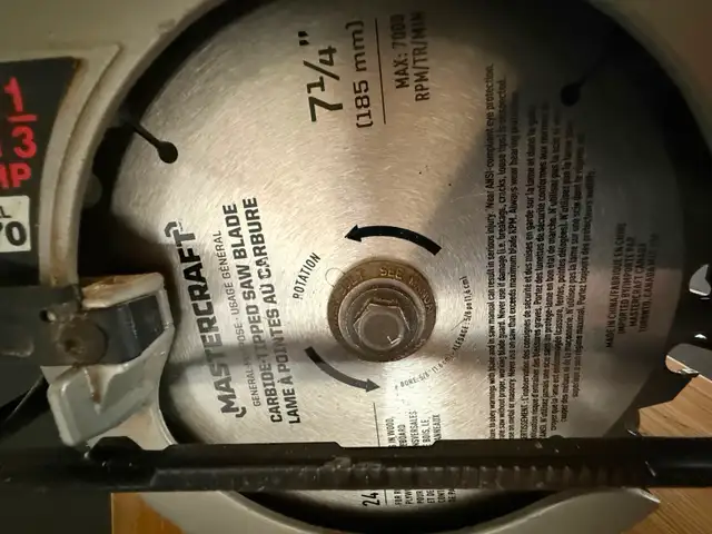 Skilsaw  7 1/4 Inch Circular Saw with New Blade - Photo 4