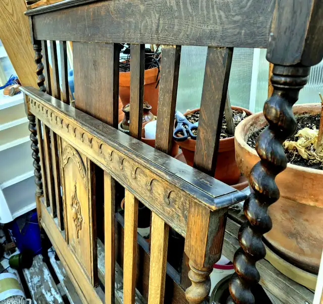 FREE, FREE, FREE! HARD-TO-FIND 3/4 VINTAGE BED- SE CALGARY - Photo 3