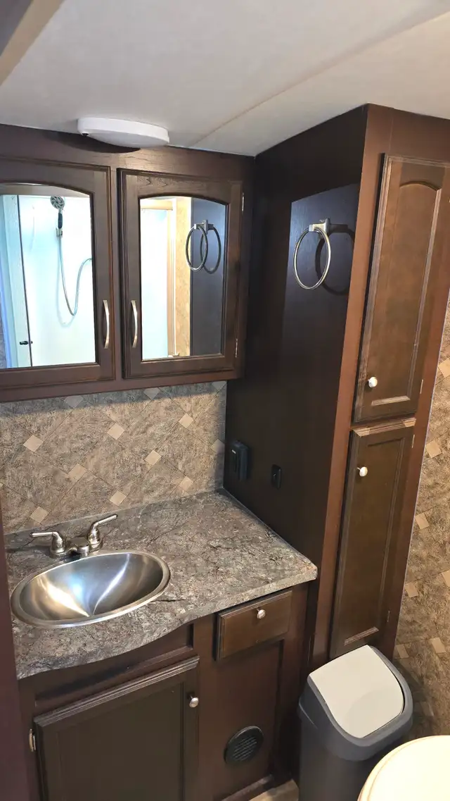 2017 Winnebago Minnie Plus 26RBSS - Photo 7