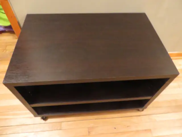 TABLE SALON/TV BOIS BARRURE SUR ROUES TABLETTE AJUSTABLE