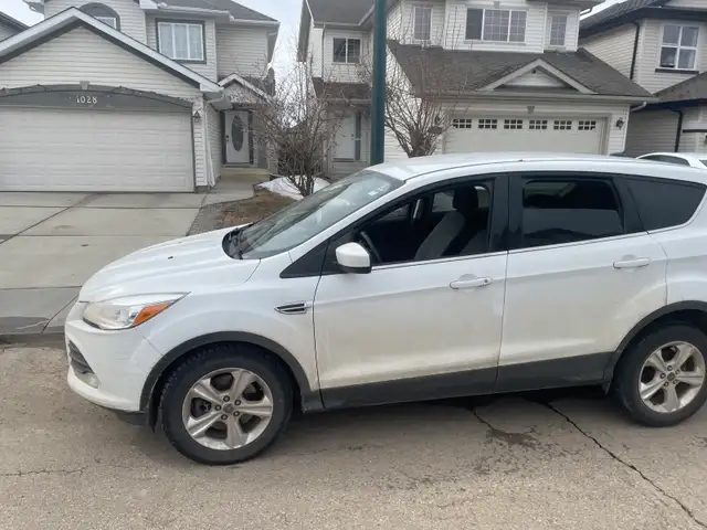 2015 Ford Escape AWD - Photo 3