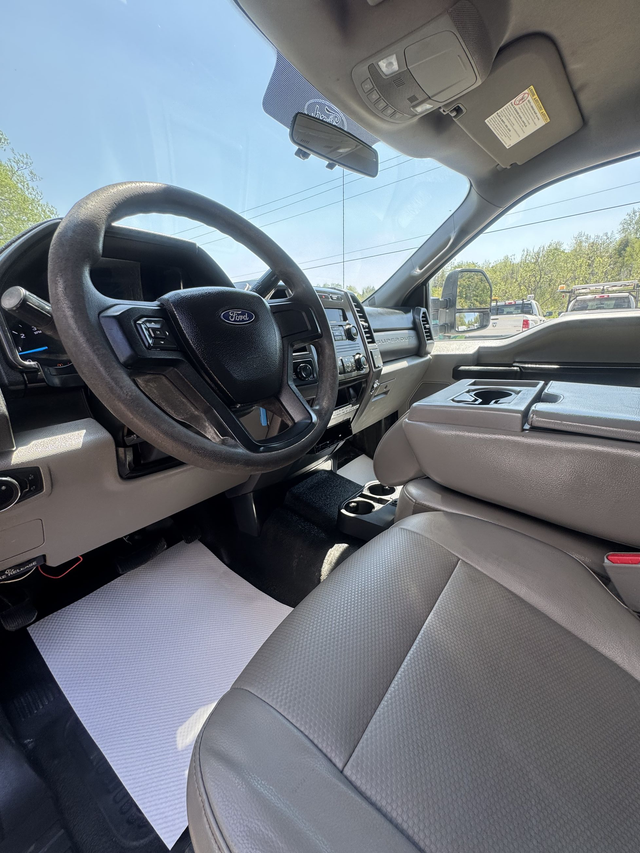 2017 Ford Super Duty F-350 SRW 4 DR 8 FT BOX — CERTIFIED — - Photo 9