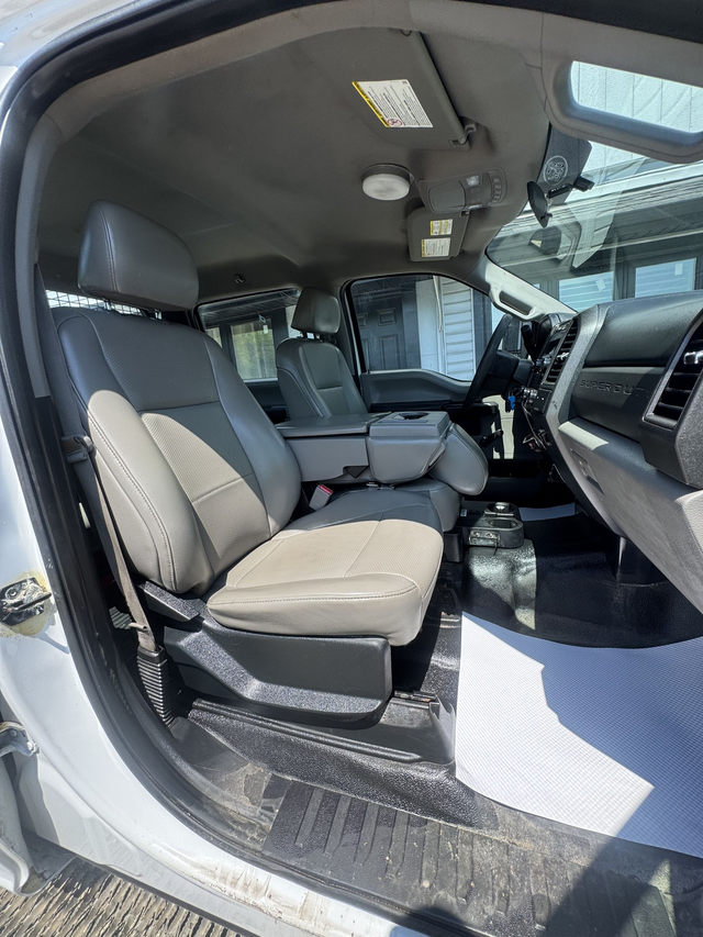 2017 Ford Super Duty F-350 SRW 4 DR 8 FT BOX — CERTIFIED — - Photo 11