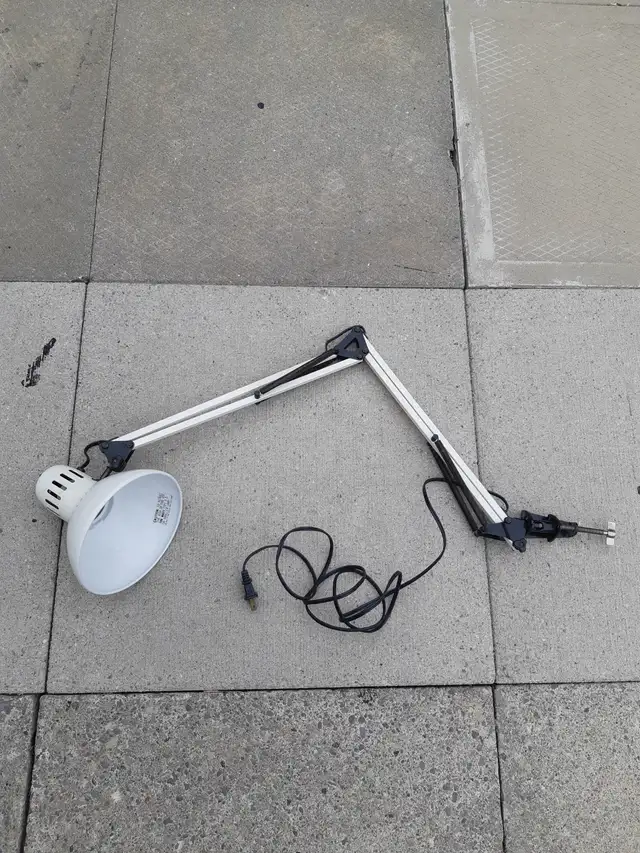 TABLE ADJUSTED LAMP (Like New)