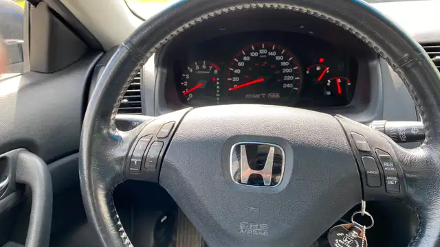 2005 Honda Accord EX V6 – Runs Great – Leather – 206,000 km - Photo 5
