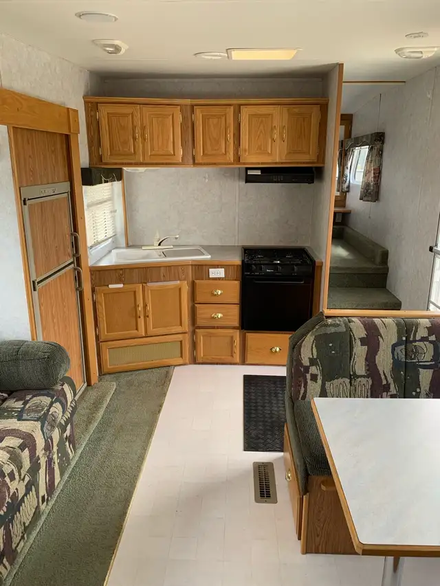 Vanguard 5th Wheel Trailer - Photo 4