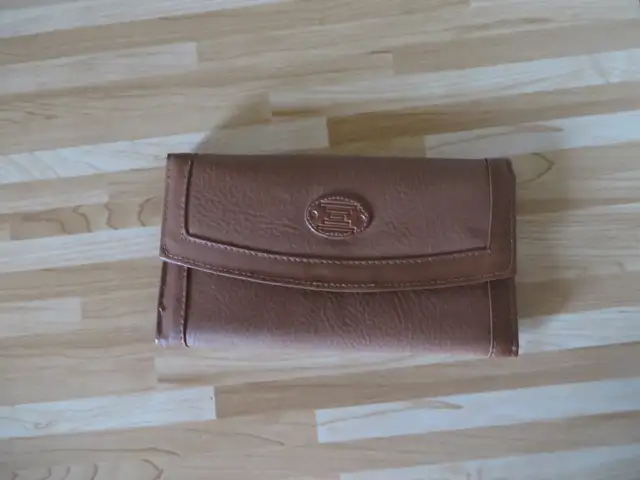 PORTEFEUILLE 1 BRUN FONCE ET 1 BRUN PALE EN CUIR NEUF - Photo 3