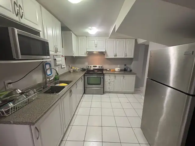 Rental Room available near Civic Hospital - Photo 3