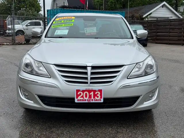 2013 Hyundai Genesis Sedan SEDAN 3.8 - Photo 2