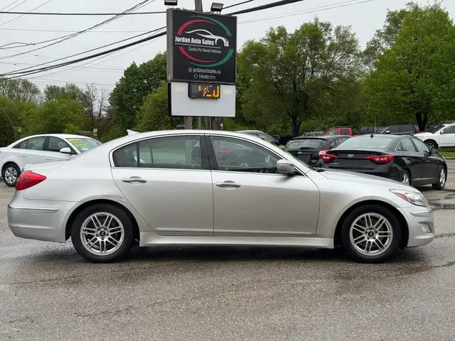 2013 Hyundai Genesis Sedan SEDAN 3.8 - Photo 9
