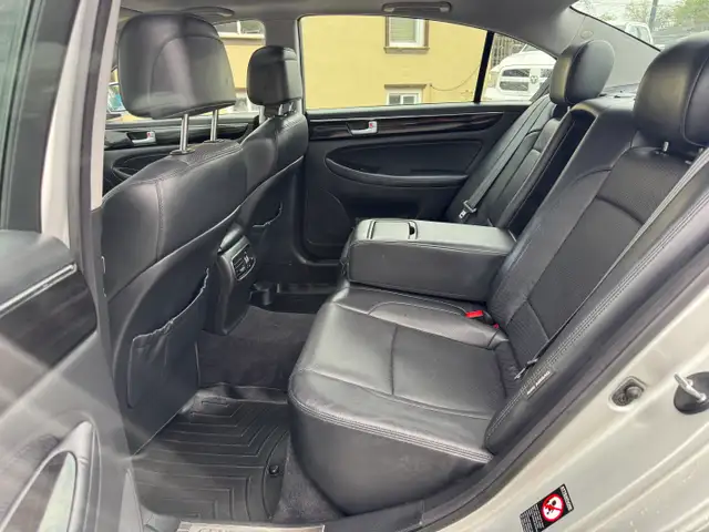 2013 Hyundai Genesis Sedan SEDAN 3.8 - Photo 15