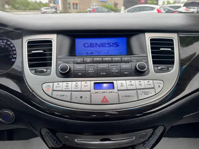 2013 Hyundai Genesis Sedan SEDAN 3.8 - Photo 18