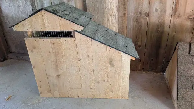 starter chicken coop - Photo 5