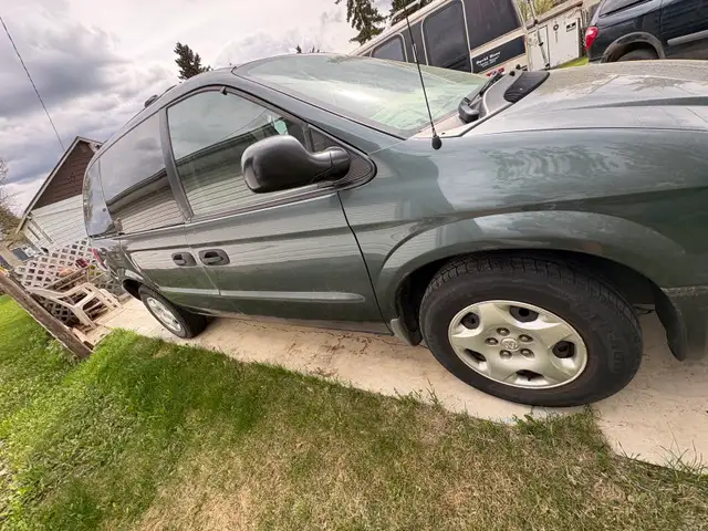2002 dodge caravan (call number in description if interested) - Photo 2