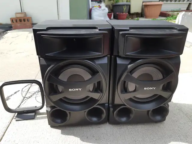 SONY MINI HI-FI SYSTEM MHC-EC691 WITH 2 SPEAKERS (Like New) - Photo 4